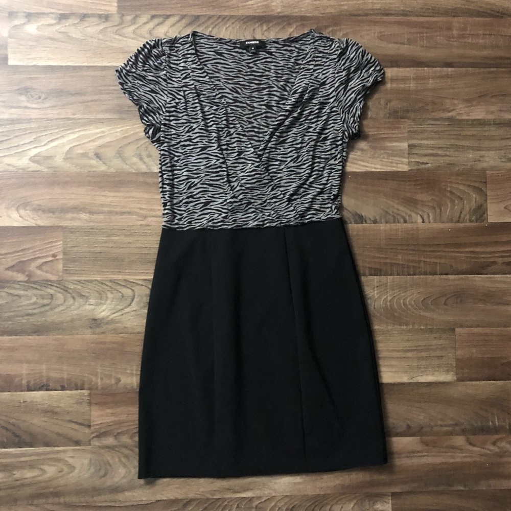 V-Neck Zebra Pattern Short Sleeve Dress